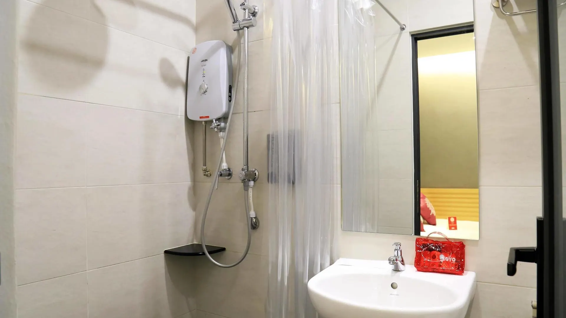 B Street Hotel George Town 2*,